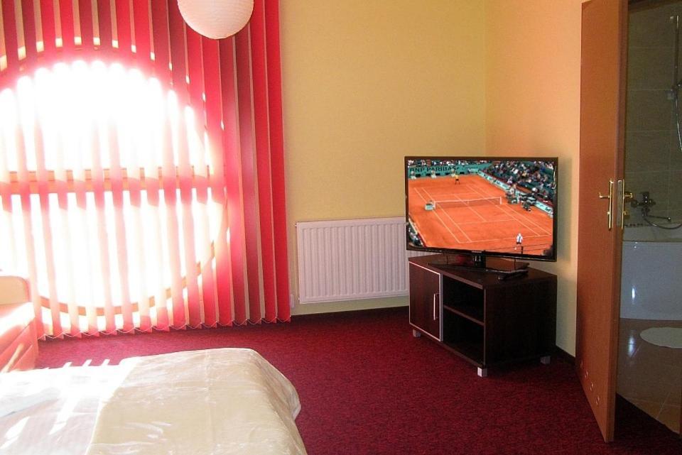 Hotel Tenis Chrząstowice Rom bilde